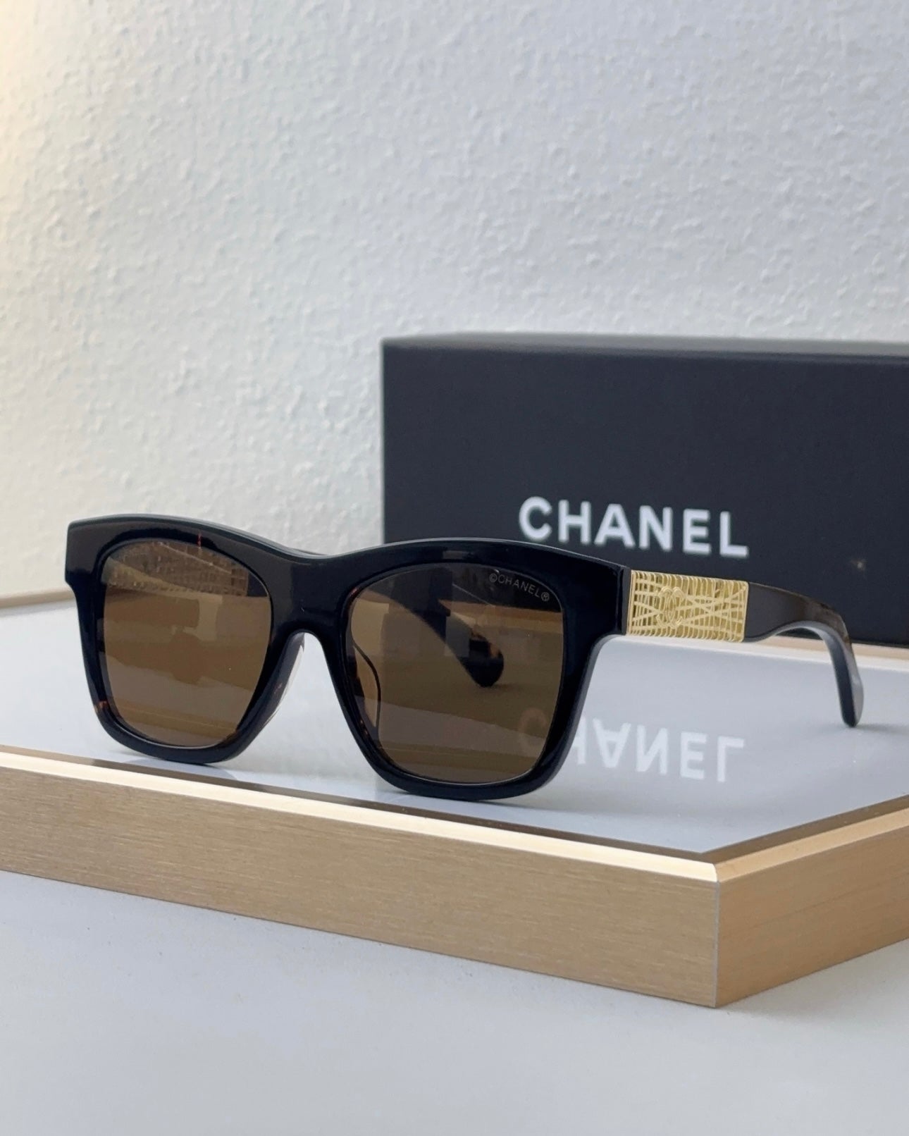CHANEL Sunglasses