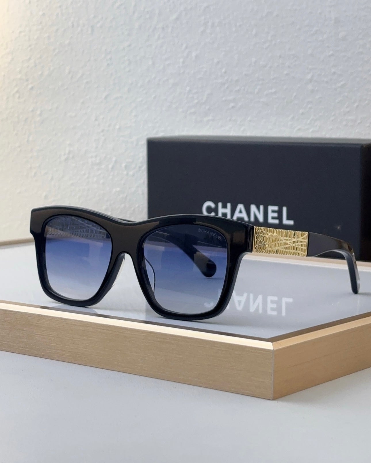 CHANEL Sunglasses