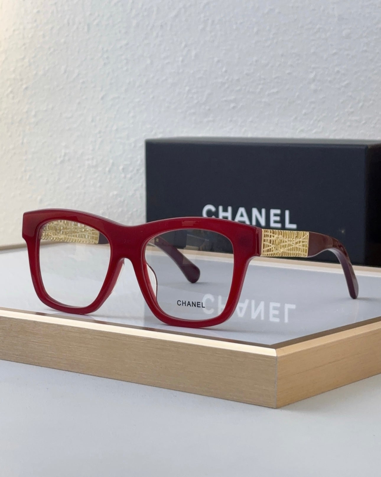 CHANEL Sunglasses