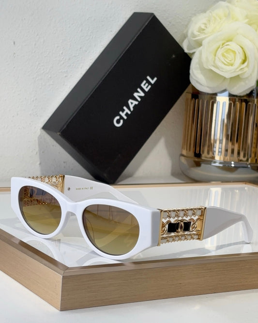 CHANEL Sunglasses